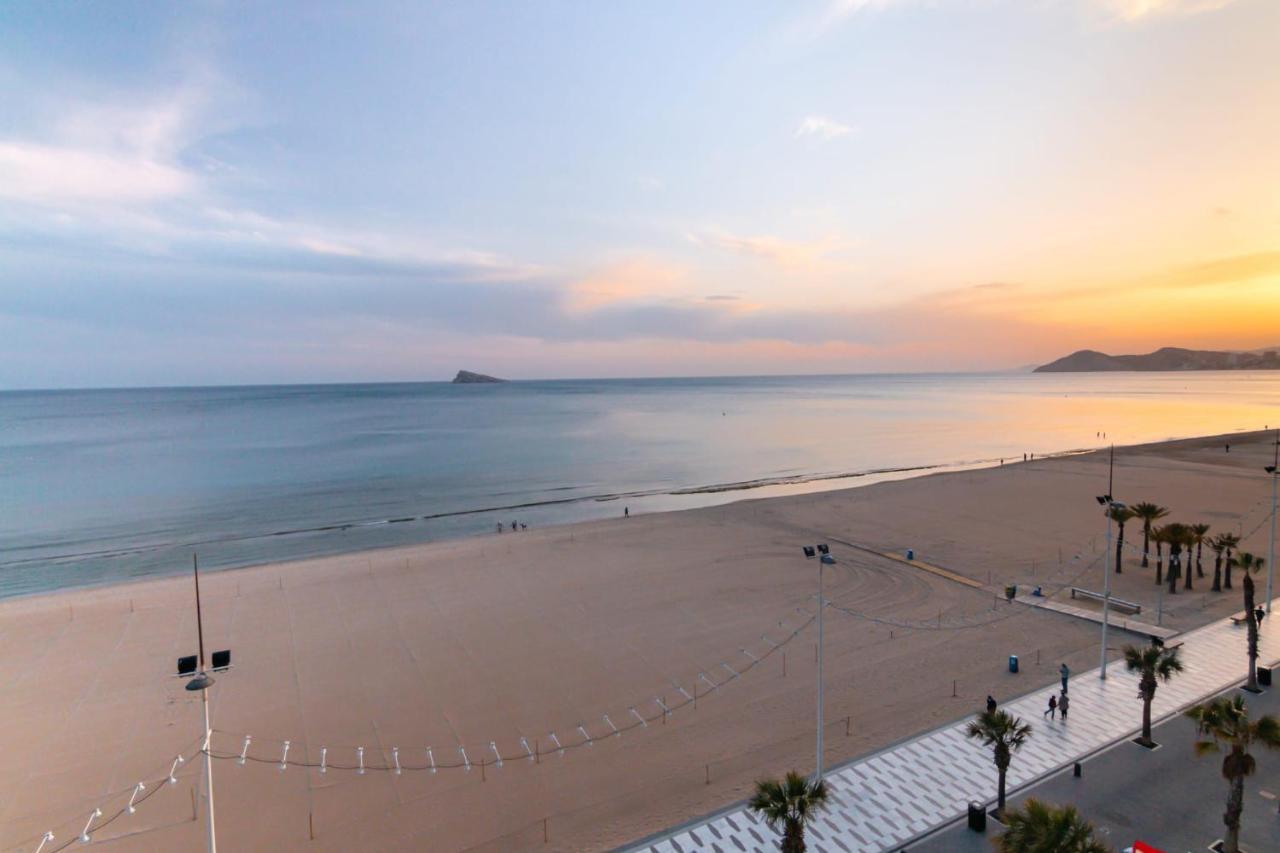 Luminoso Apartamento En Primera Linea De Playa ベニドルム エクステリア 写真
