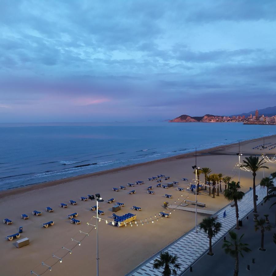Luminoso Apartamento En Primera Linea De Playa ベニドルム エクステリア 写真