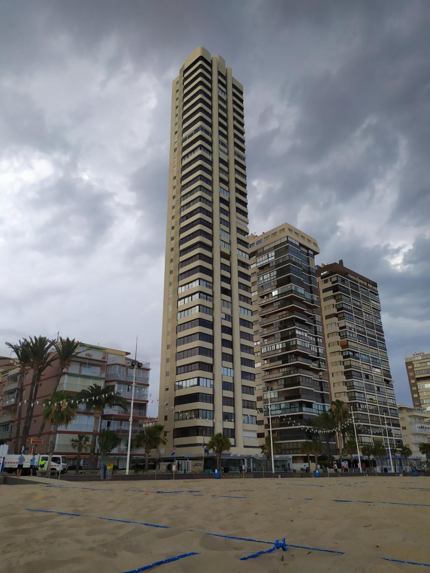Luminoso Apartamento En Primera Linea De Playa ベニドルム エクステリア 写真